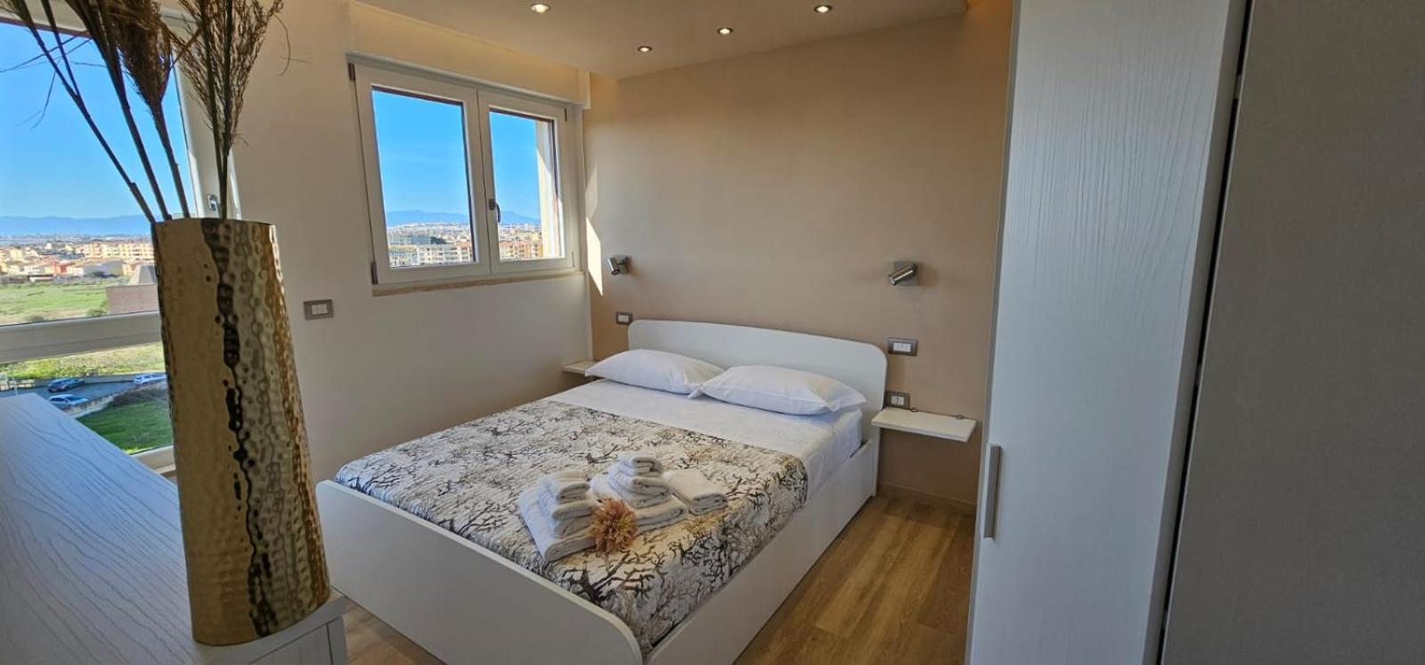 Happy Holiday Apartament Quartu Sant'Elena Exterior photo